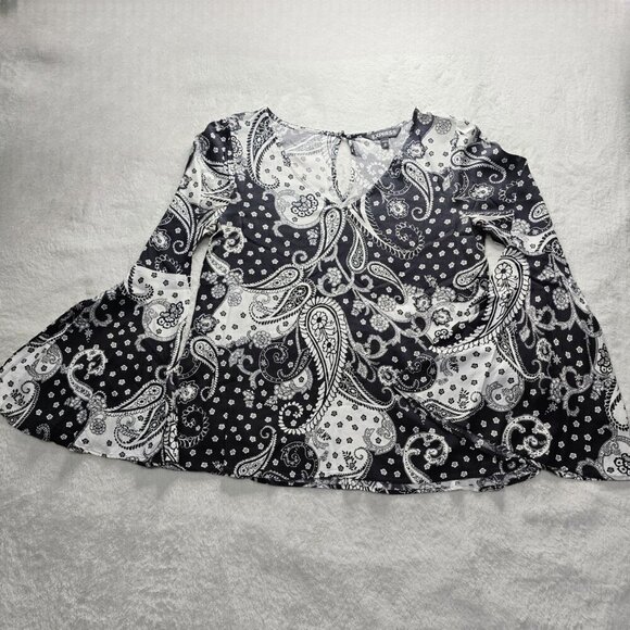 Express ✦ Black White Paisley Bell Sleeve Blouse ✦ Keyhole Back Rayon XS EUC - Picture 2 of 10